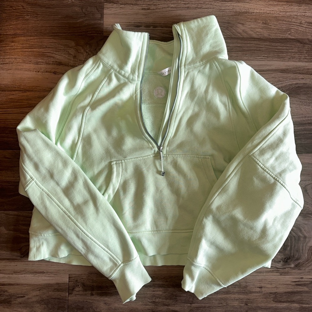 Light green half zip scuba